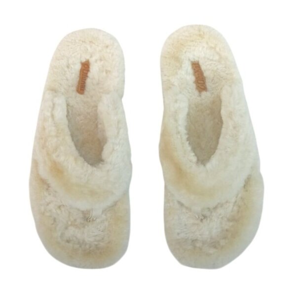 Olukai Kīpe'a Heu Women’s Fuzzy Slipper Sandals in cream - Picture 1 of 11